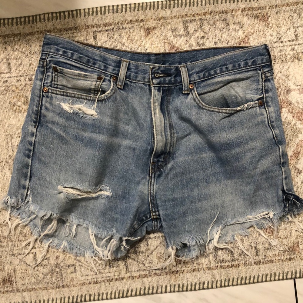 Levi 505 cut off denim shorts